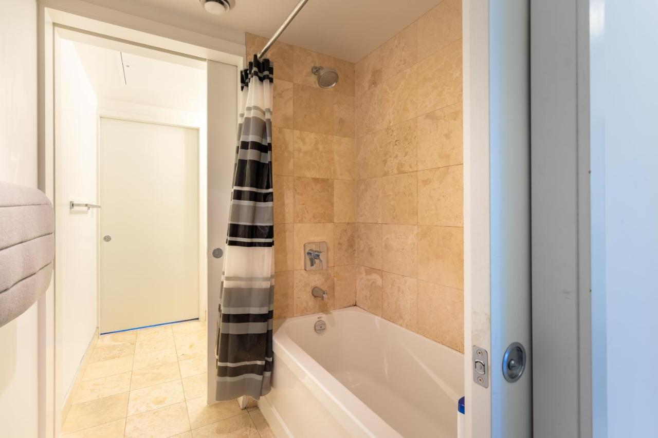 Exclusive Downtown 2Bed Suites โตรอนโต ภายนอก รูปภาพ